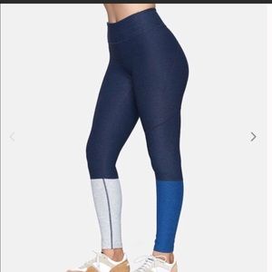 Outdoor Voices 7/8 Dipped Legging